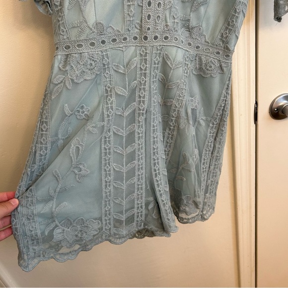 Socialite Light Blue Green Lace Romper Women’s Size Small - Picture 5 of 7